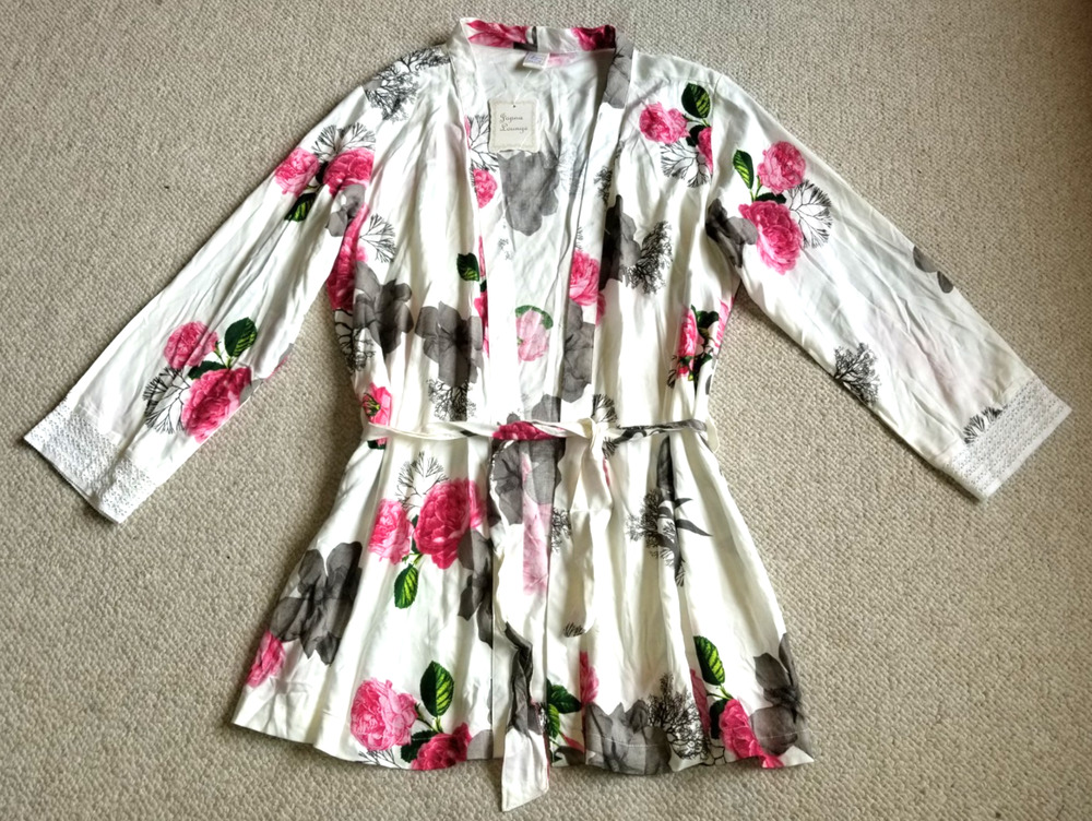 NWT Womens Robe-JAPNA LOUNGE-white/pink floral rayon crochet trim Kimono-L